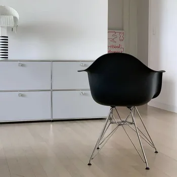 Пластиковый черный обеденный стул Обеденные стулья для патио Итальянский офисный этаж Гостиная Роскошный дизайн Sillas Кухонная мебель A1